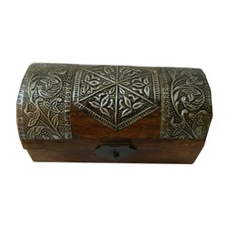 Zeige Details für Piratentruhe 15x7x7cm Mangobaumholz Bild von Piratentruhe 15x7x7cm Mangobaumholz