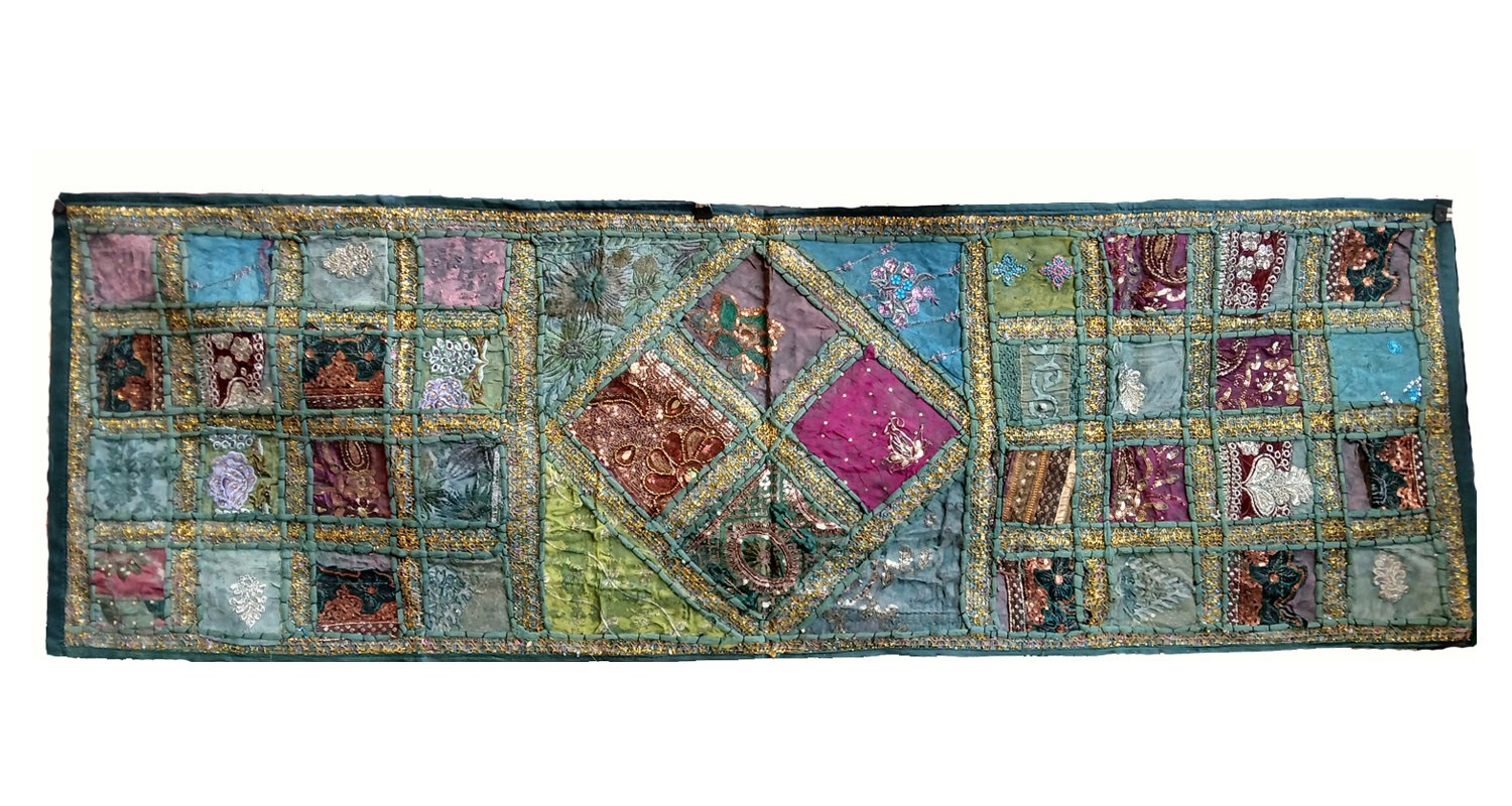 Bild von Indischer Tischläufer dunkelgrün Patchwork