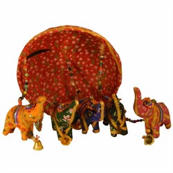 Bild von Paracadute rosso con elefanti mobili e campanelli
