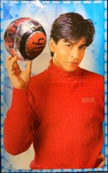 Bild von Póster Shahrukh Khan estrella de Bollywood con una pelota
